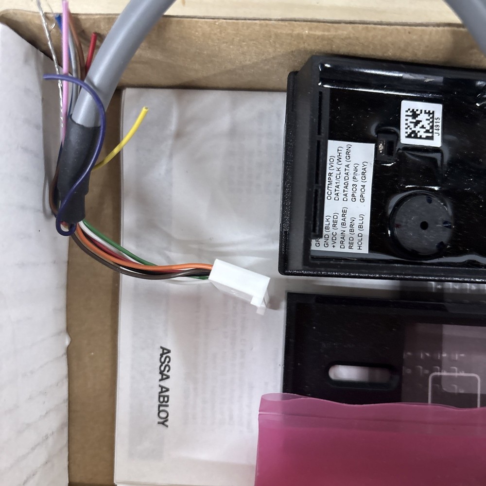 HID multiCLASS SE RP10 Mini Mullion Reader 900PTNNEK0008A