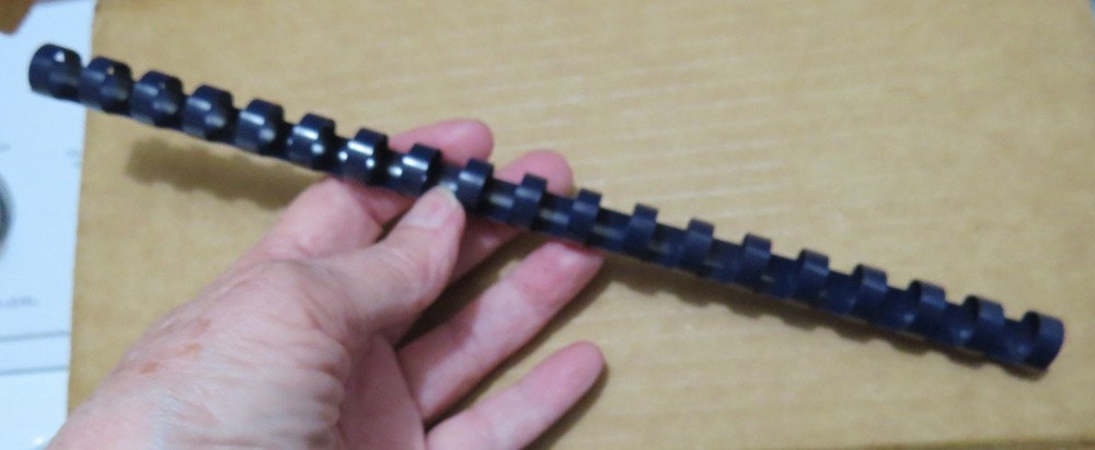 Plastic Comb Binding Spines 1/2in 11mm Navy 19-Ring 100 Pack Document Binder