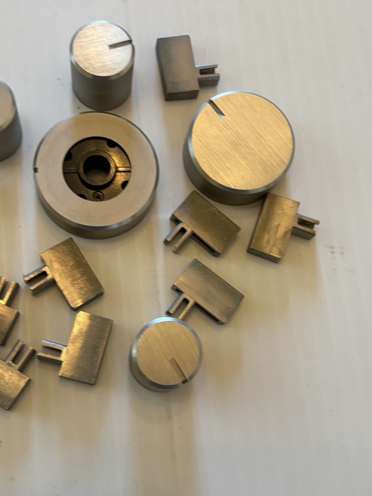 MCS 3260 - AM/FM Stereo Receiver - KNOB LOT KNOBS