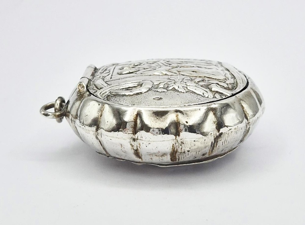 19TH CENTURY DUTCH SOLID SILVER NEOLCLASSICAL CHATELAINE SNUFF BOX