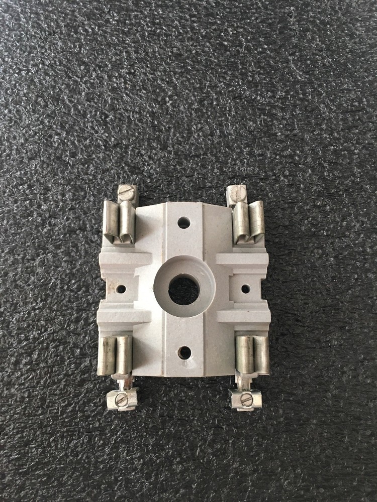 SQD METER SOCKET 100A 120/240V 1 PHASE OBSOLETE