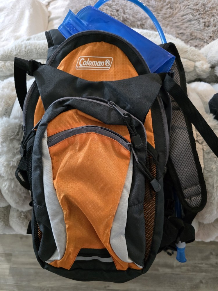Coleman MAX Hydration Backpack w/New 2L Bladder and Cleaning Tools, EXC