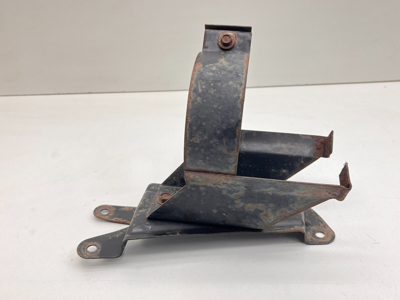 85-87 Chevy Truck 85-91 Suburban Jimmy Blazer CHARCOAL CANISTER BRACKET