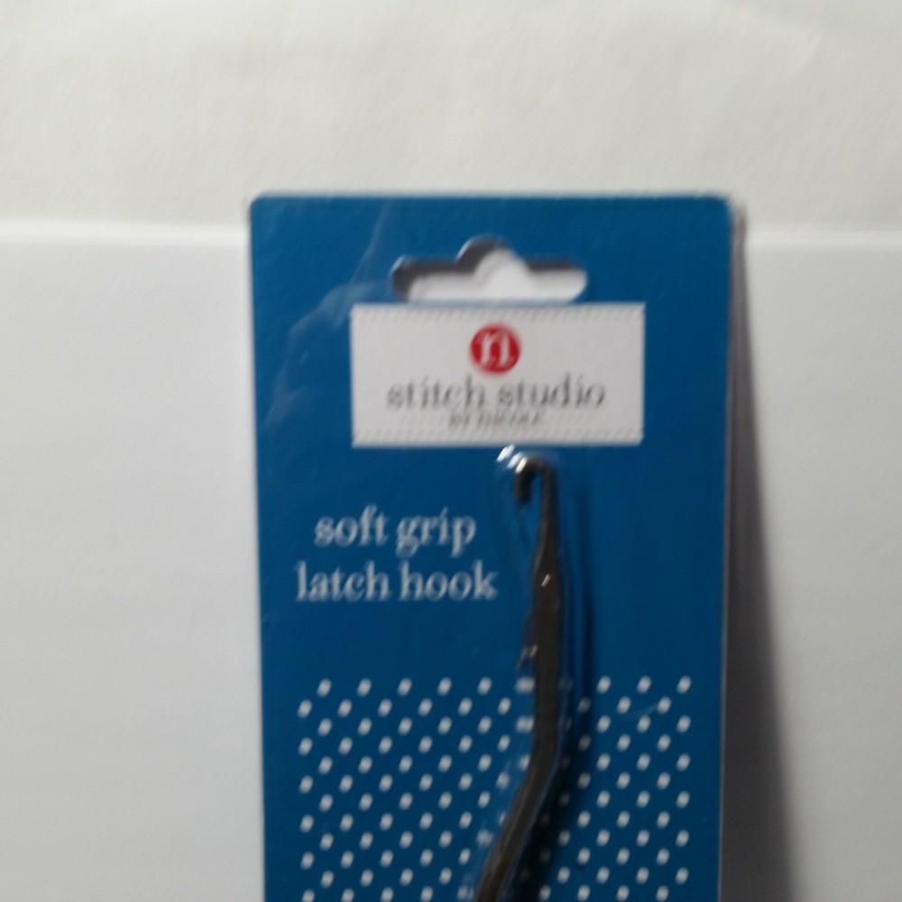 2) Soft Grip Latch Hook Stitch Studio by Nicole