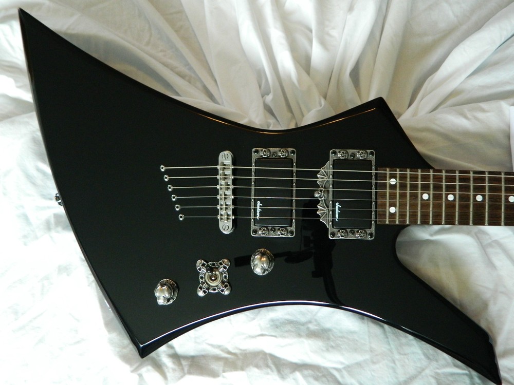 4 SKULL GUITAR KNOBS - HAND MADE SOLID METAL SPEED KNOBS 3 SKULLS PER KNOB