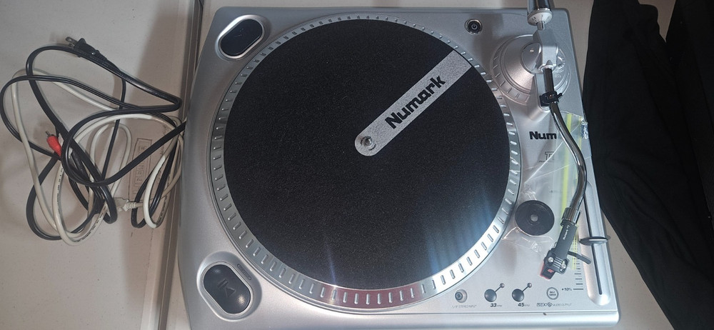 Numark TTUSB DJ Turntable With USB Audio Interface W Original Cables (Tested)