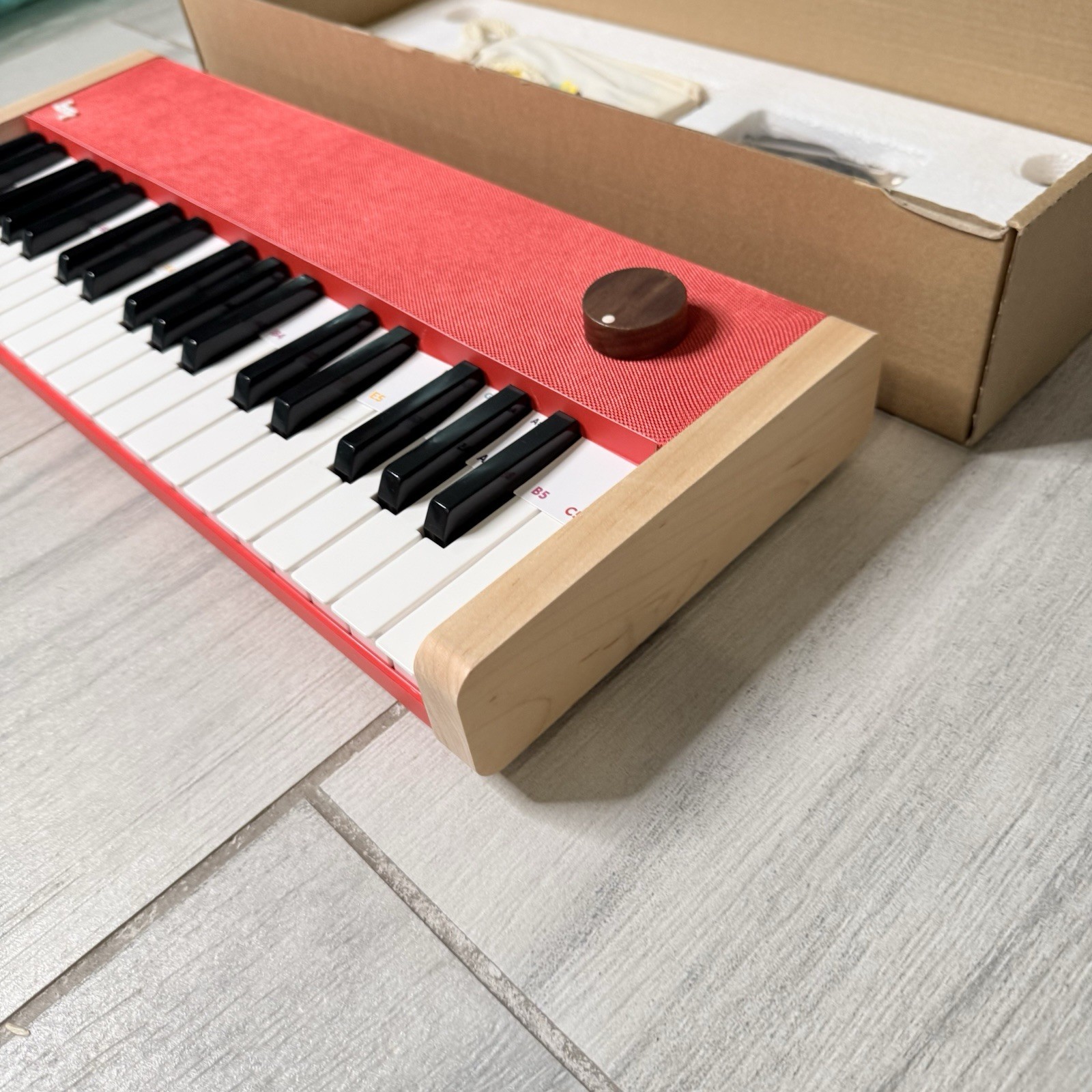 Loog Digital Piano Portable Keyboard MIDI USB-C Red Open Box
