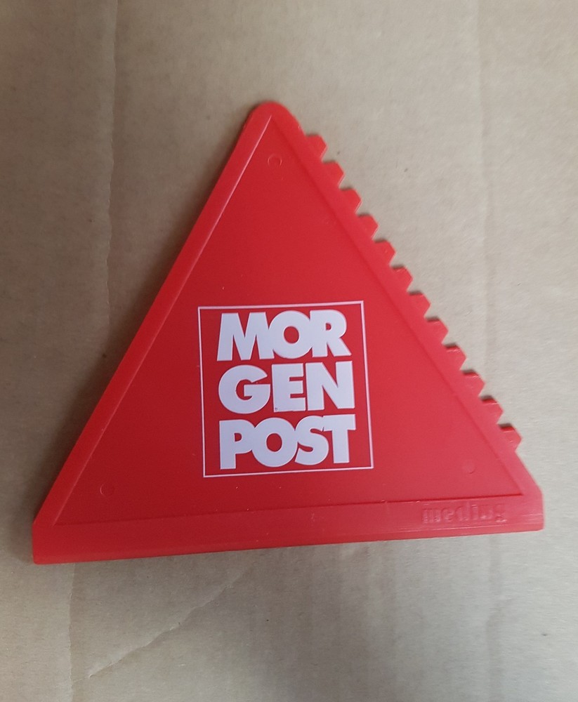 Eiskratzer mit Werbung Morgenpost
