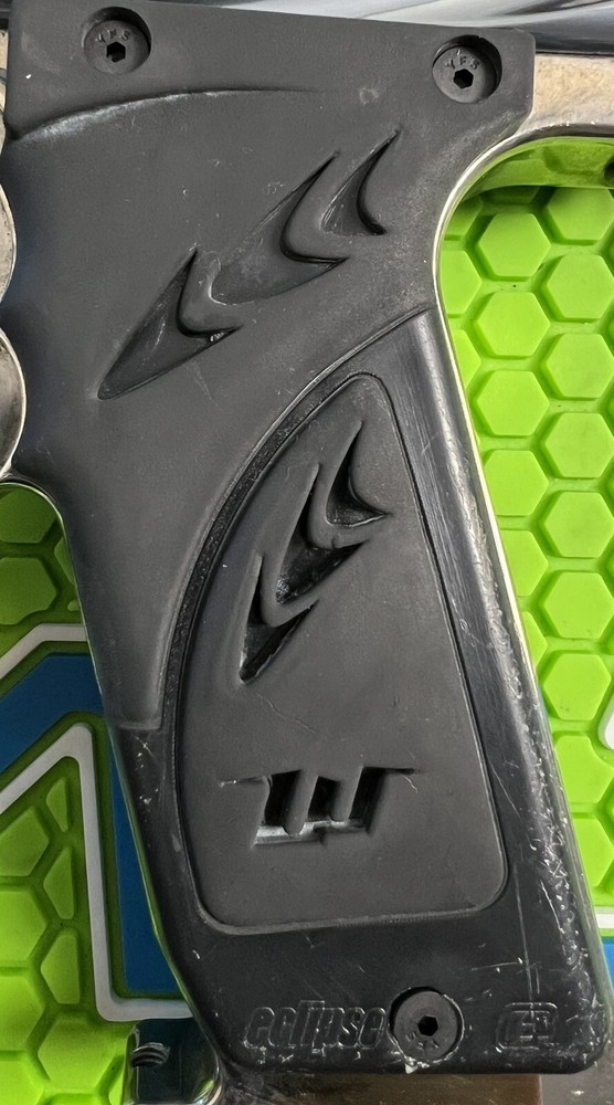 ECLIPSE EBLADE AUTOCOCKER PAINTBALL MARKER GRIP SCREWS (6) - BLACK- STANDARD