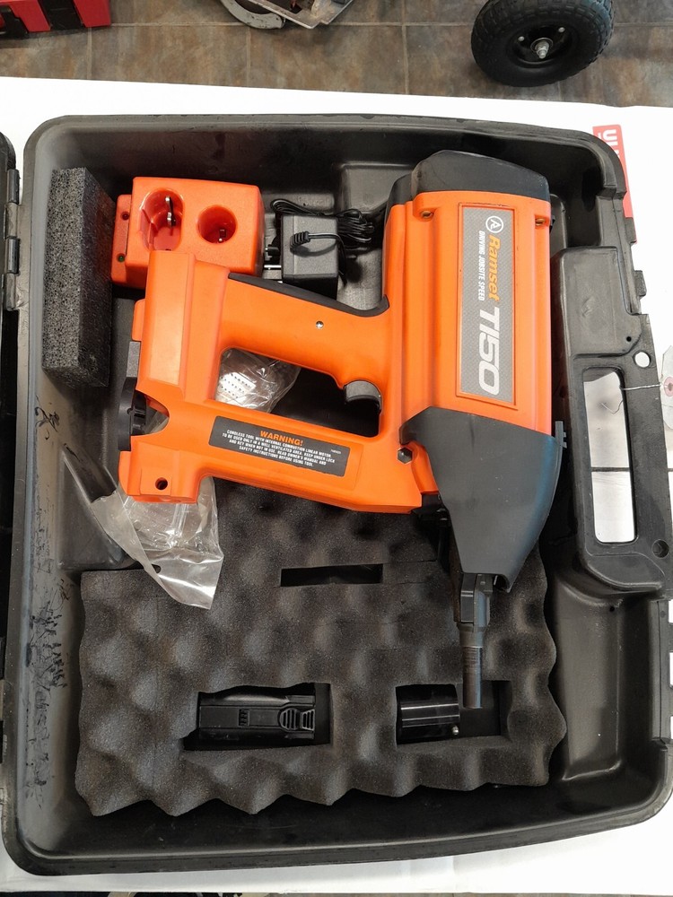 Ramset R150 Single Shot Gas Fastening Tool - Tool and case only