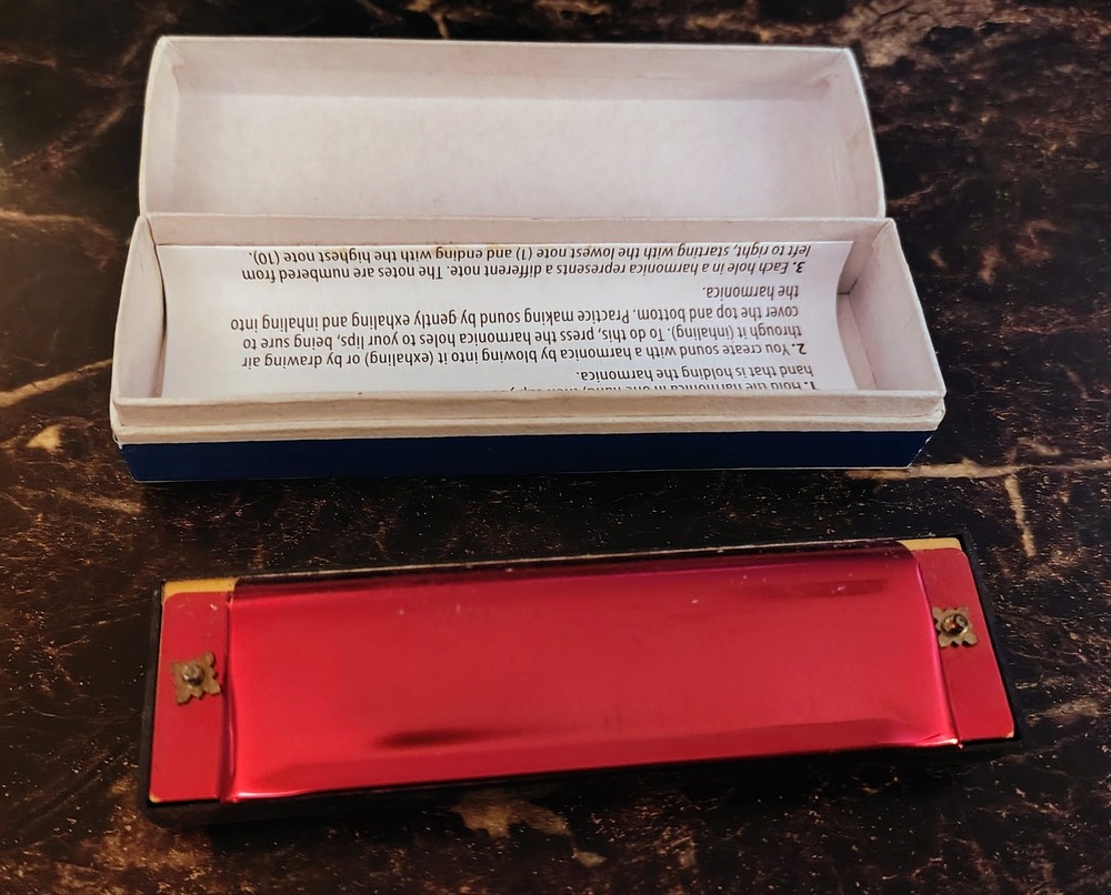 Classic 10 Hole Metal Harmonica w/ Box Key - C