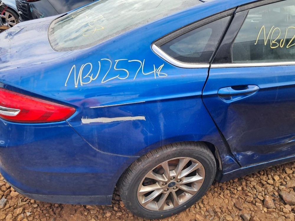 FUSION 2017 Glove Box 4818448