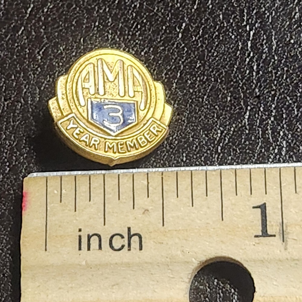 AMA 3 YEAR MEMBER PIN American Motorcycle Association Lapel Hat Pin