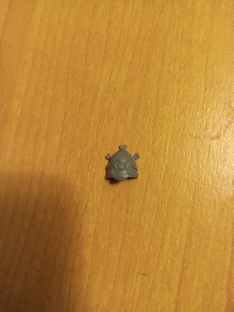 Thousand Sons Shoulder Pad, Warhammer 40k bits, (out of print)