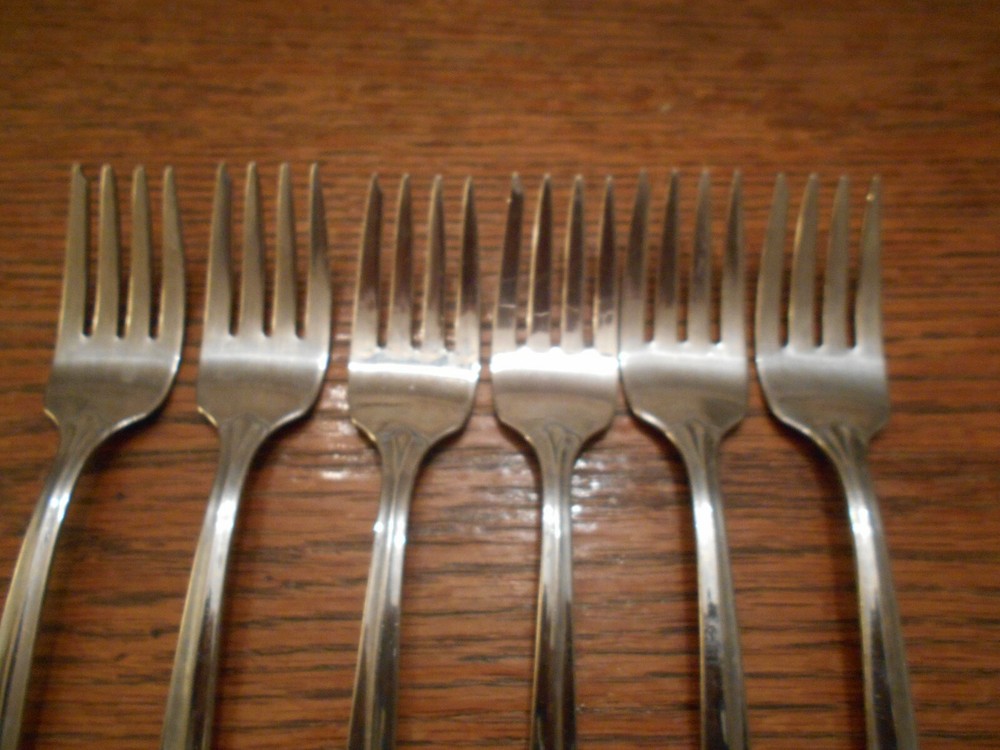 6 Oneida Stainless TRIBECA Pattern Salad or Dessert Forks USA Flatware 4662
