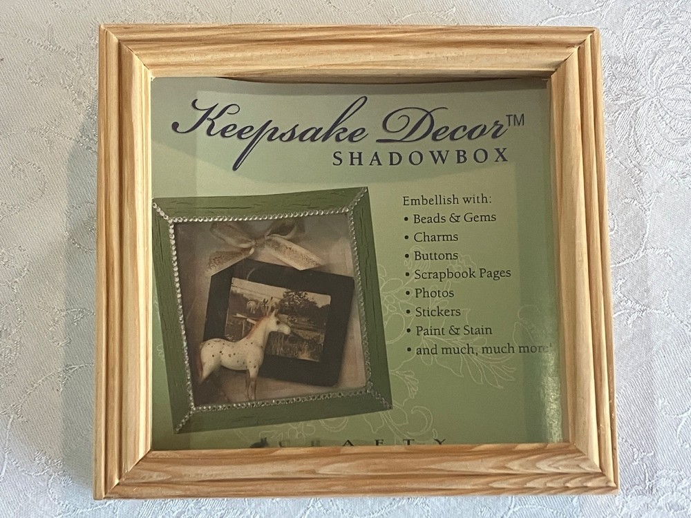 CRAFTY PRODUCTIONS KEEPSAKE DECOR UNFINISHED SHADOWBOX. NOS
