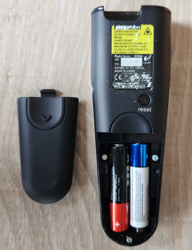 Logitech R-RB5 Cordless 2.4 GHz Laser Pointer Presenter LCD Timer 50 Range