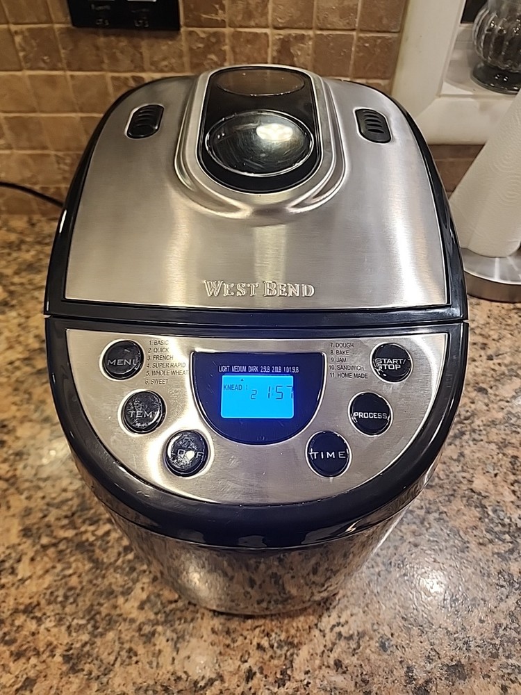 UNUSED! West Bend 41300  Dual Blade 2.5 lbs. Bread Maker & Dough Machine