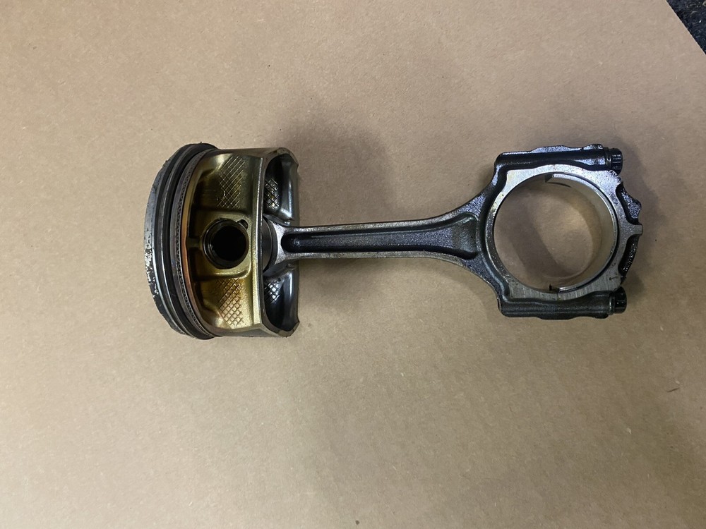 18 6.2 Ford Connecting Rod & Piston M1N27-28