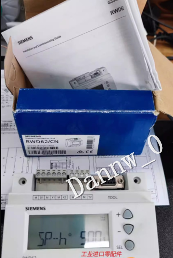 New in box Siemens RWD62 /CN Temperature Input Unit Controller