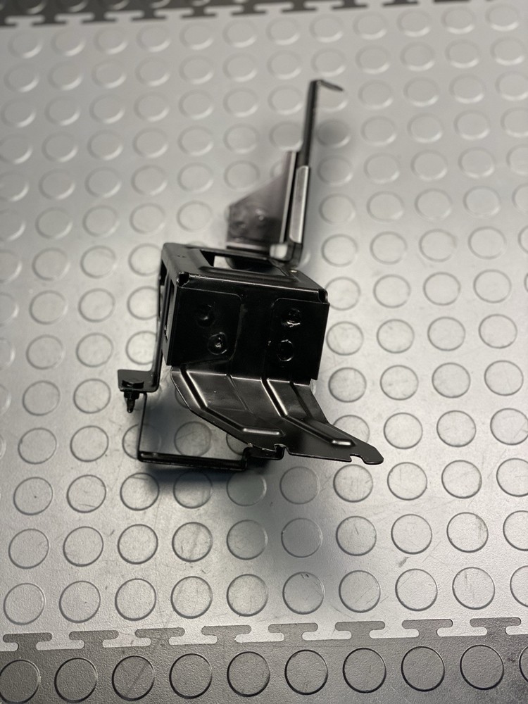 2014-2018 VOLVO V60 AUXILLARY BATTERY BRACKET MOUNT HOLDER OEM