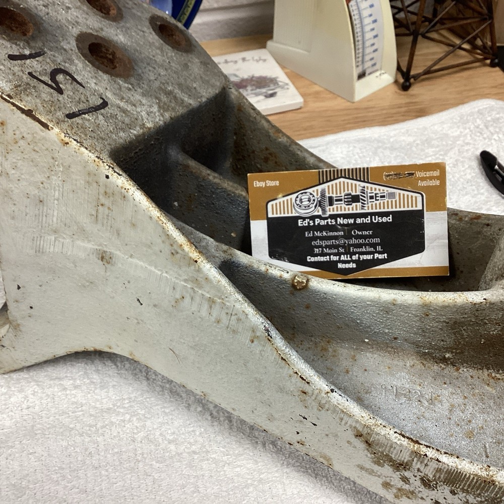 3594832C3 OEM INTERNATIONAL HIGH CAB MOUNTING BRACKET 3547956C1 Used