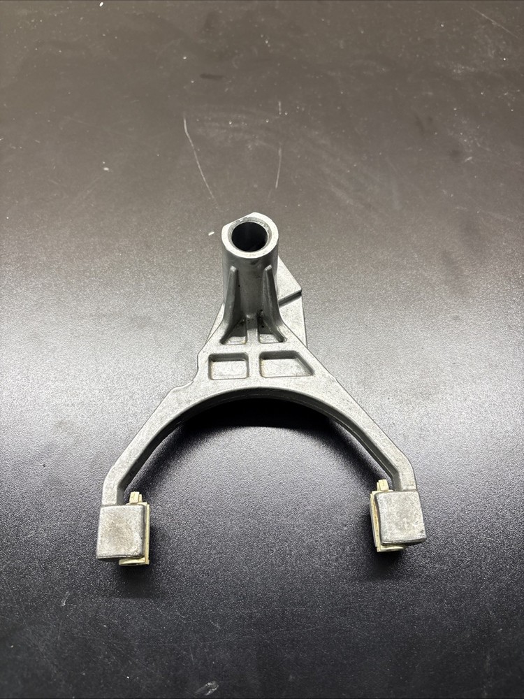 Borg warner transfer case shift fork 13-54-096-002 Borg warner shift fork
