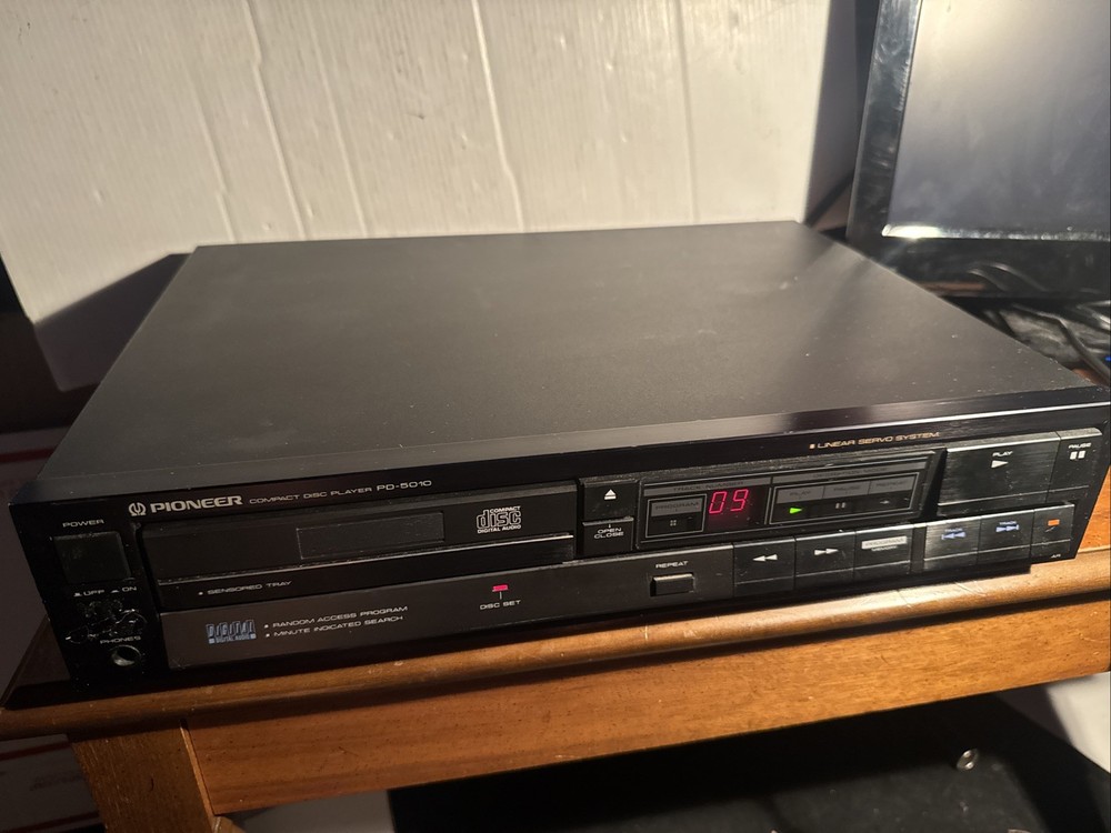 Pioneer PD-5010 Linear Servo Compact Disc Player Digital Audio Tested Working