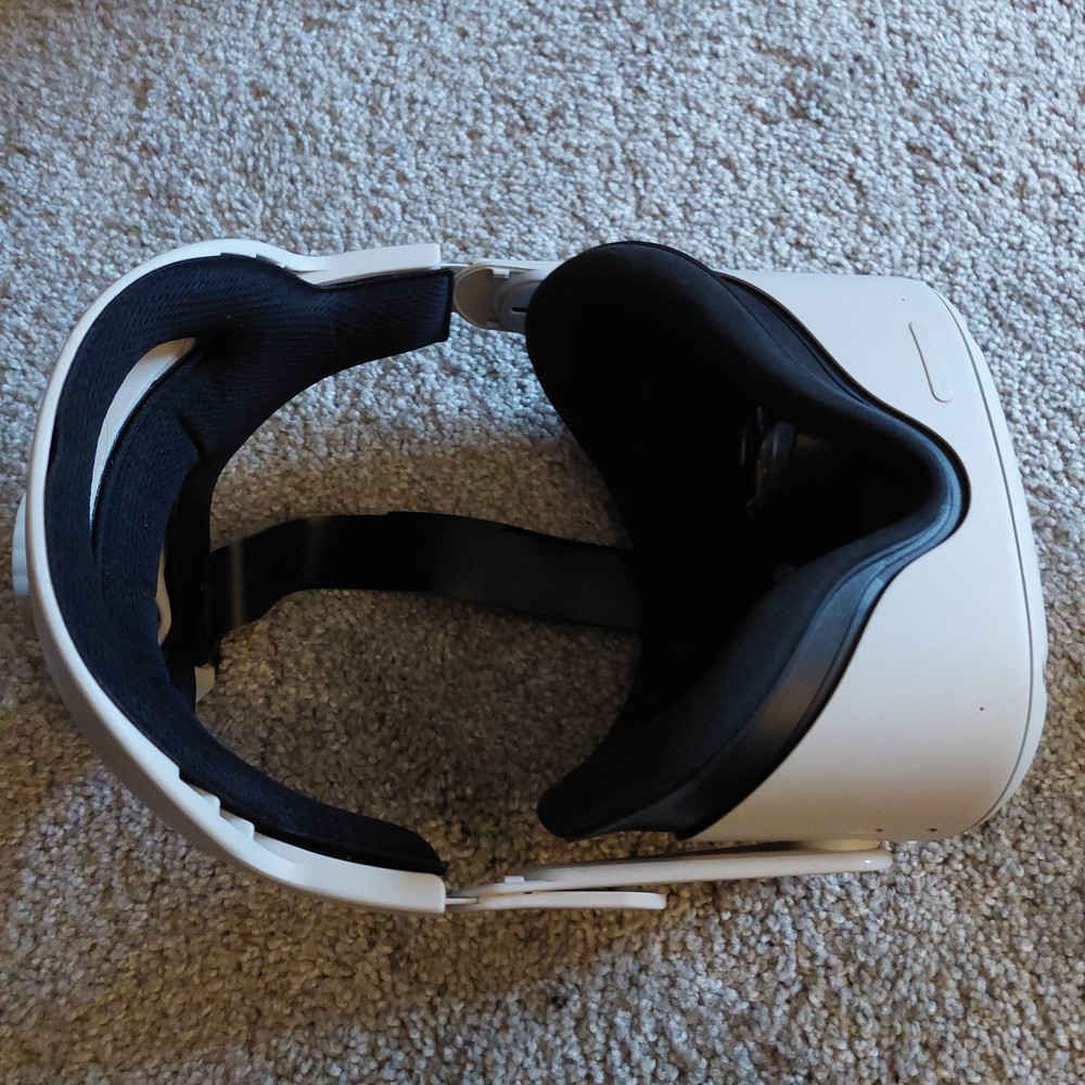 Oculus Meta Quest 2 with Elite Head Strap, Charger, Controllers and Grips