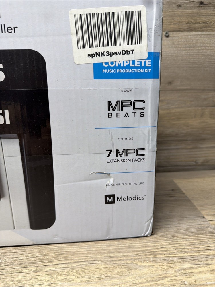 Alesis V61 MKII 61-Key USB-MIDI Keyboard Controller New Open Box