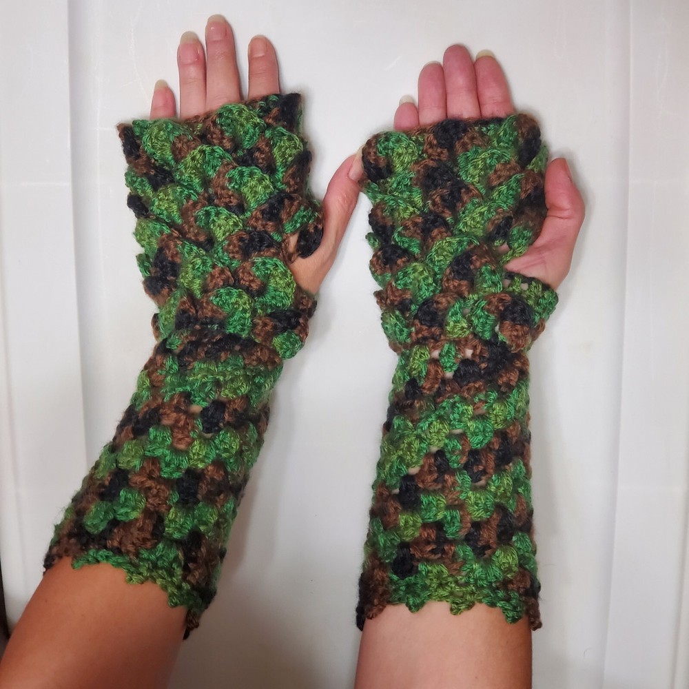 Crocheted Scaled Fingerless Mitts