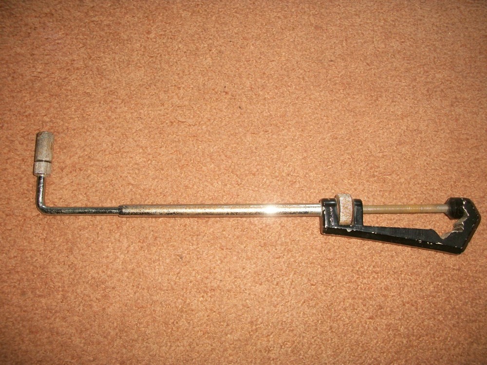 1950s Adjustable Clamp Lamp working