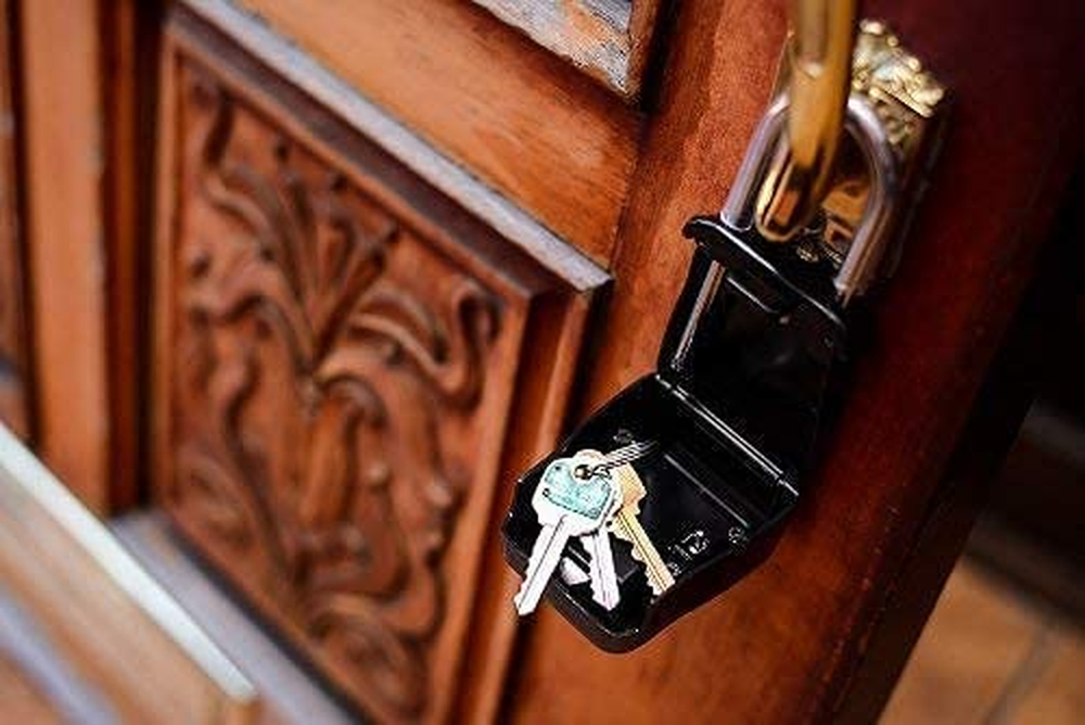 Lion Locks 1500 Key Storage Lockbox, Set-Your-Own Code Lock Portable Key Holder