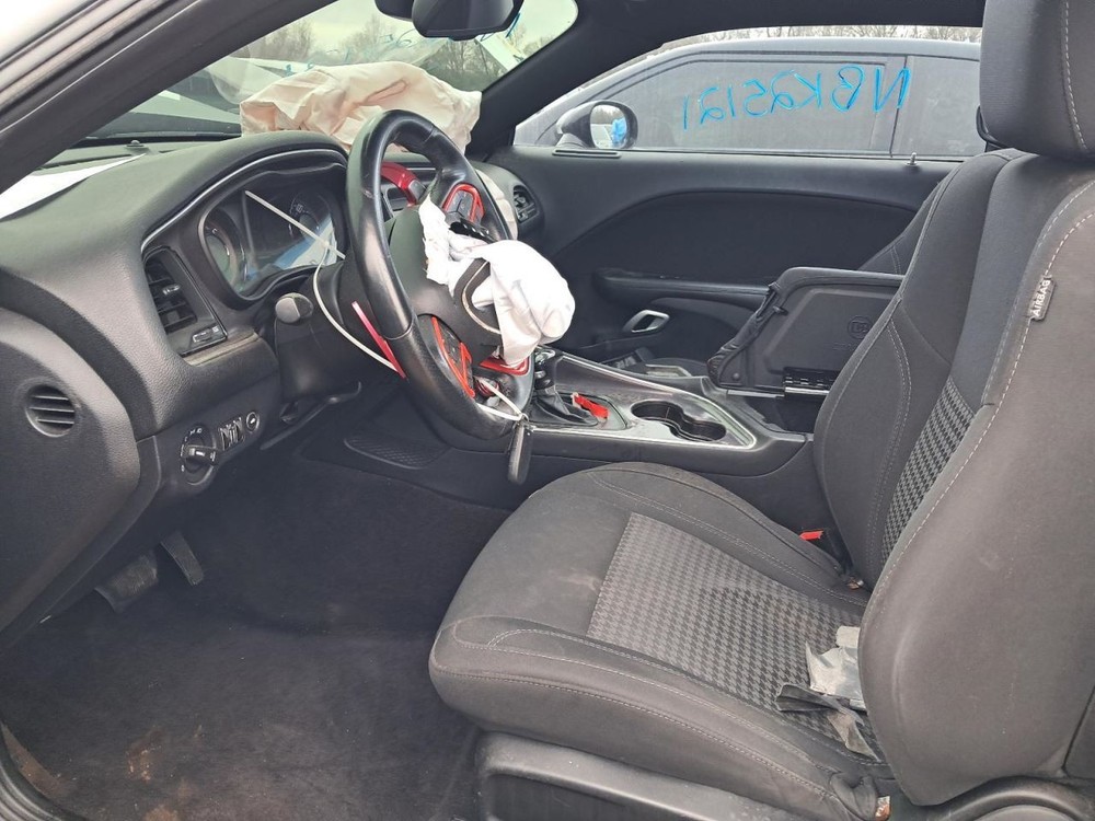 CHALLENGE 2016 Glove Box 4884216