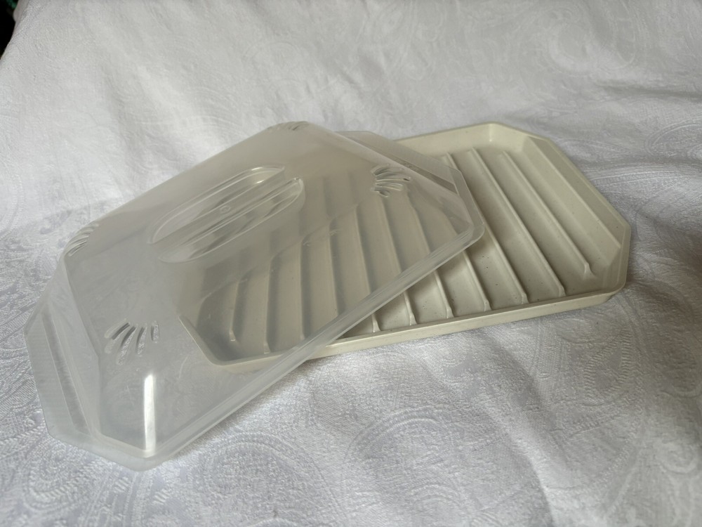 Nordic Ware  Microwave Bacon Rack with Vented Lid 10” x 8” Made In USA
