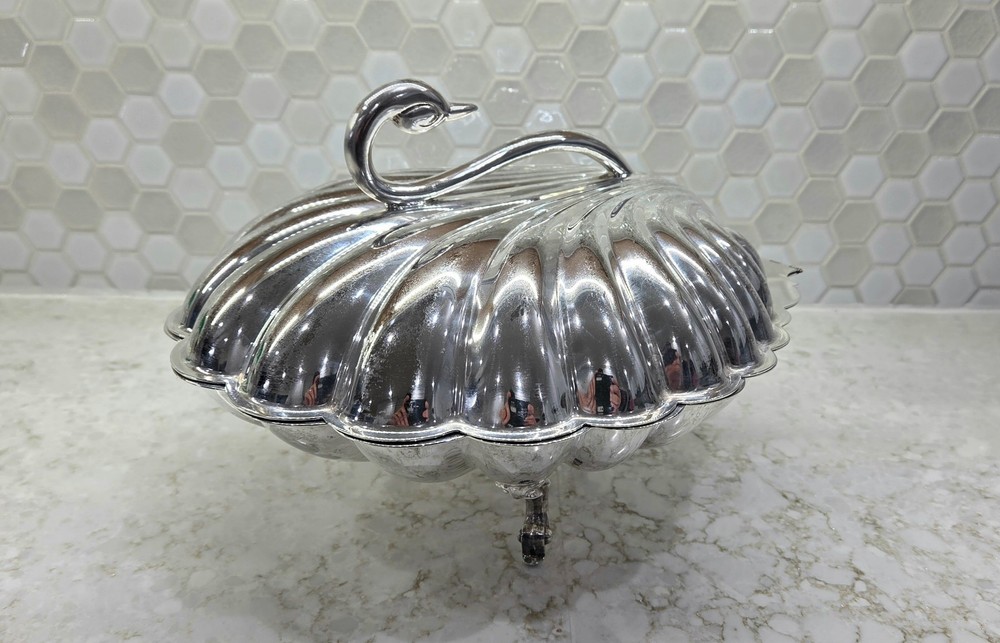 Poole by Leonard Silverplate Clam Shell Silver Plated Hinged Warmer Swan Handle