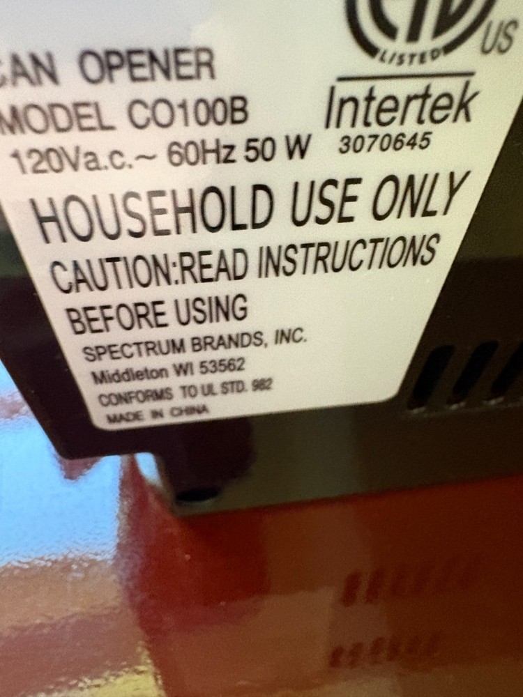 NEW BLACK & DECKER SPACEMAKER BLACK UNDER CABINET CAN OPENER CO100B