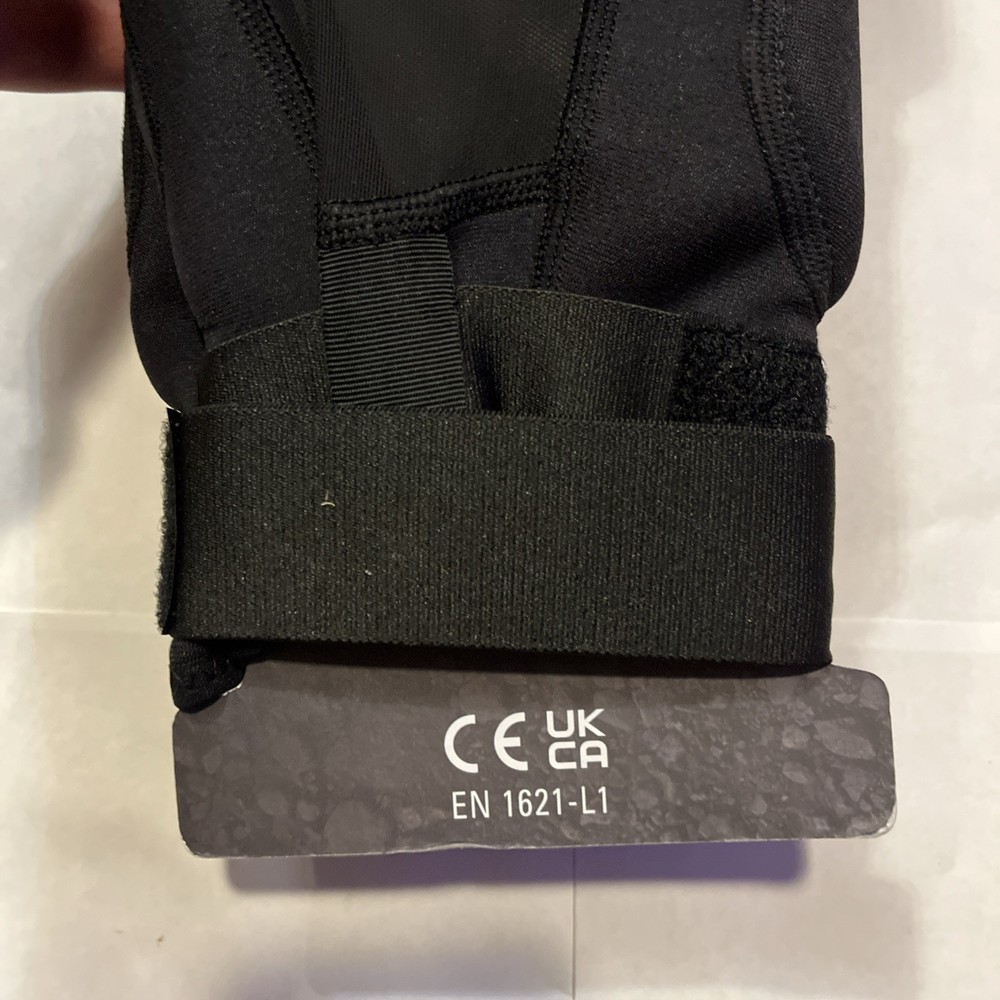 Oakley Drop in D30 Knee Guard