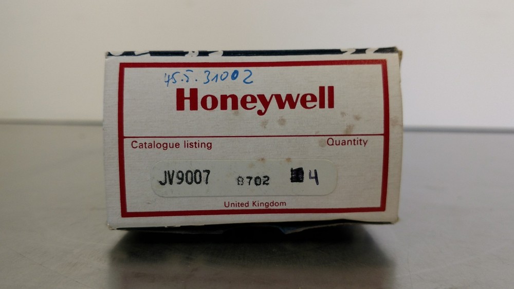 Honeywell JV9007 Microswitch w/Switch Hardware 6B