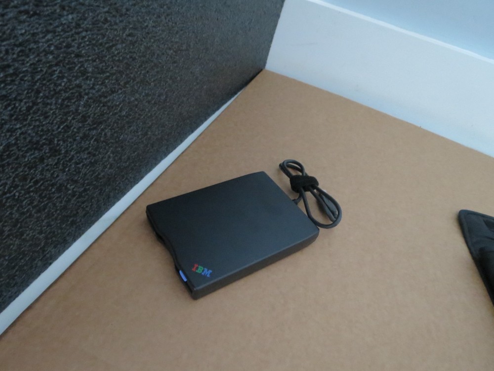 IBM External USB Floppy Drive (39T2509, 39T2508, MPF82E)