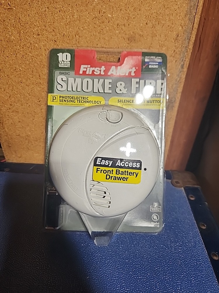 First Alert Basic Smoke & Fire Alarm SA710CN - NEW SEALED