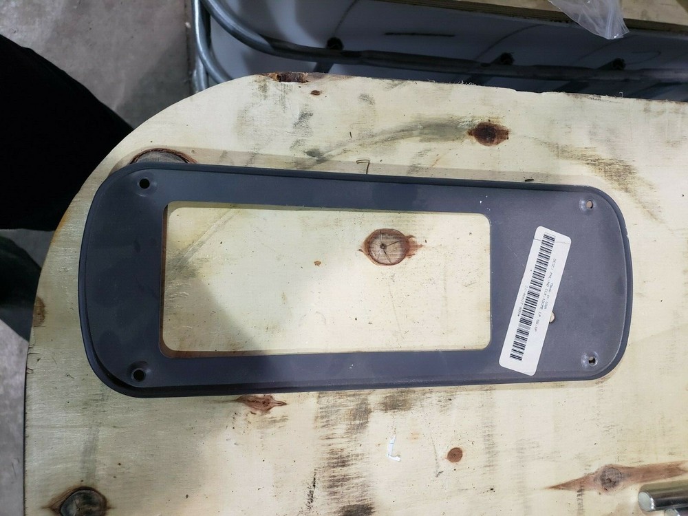 Freightliner 22-46623-008 Control Panel No Clock 1 Dome Lamp Switch- Sleeper