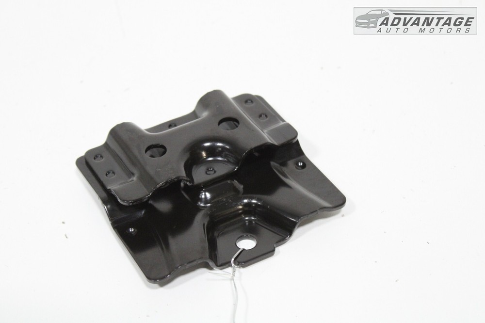 2012-2018 AUDI A7 REAR LEFT DRIVER SIDE REARWARD TIE DOWN MOUNT BRACKET OEM