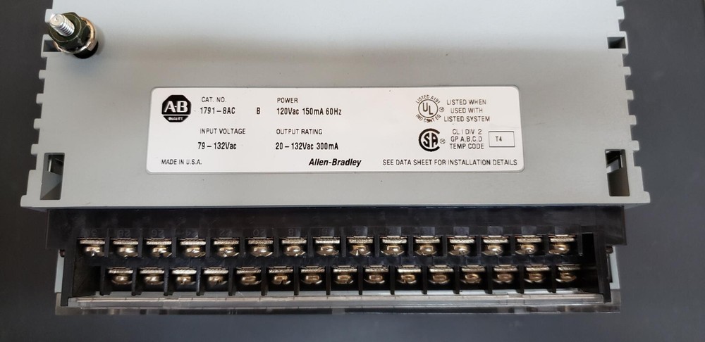 Allen Bradley 1791 8AC I/O Module