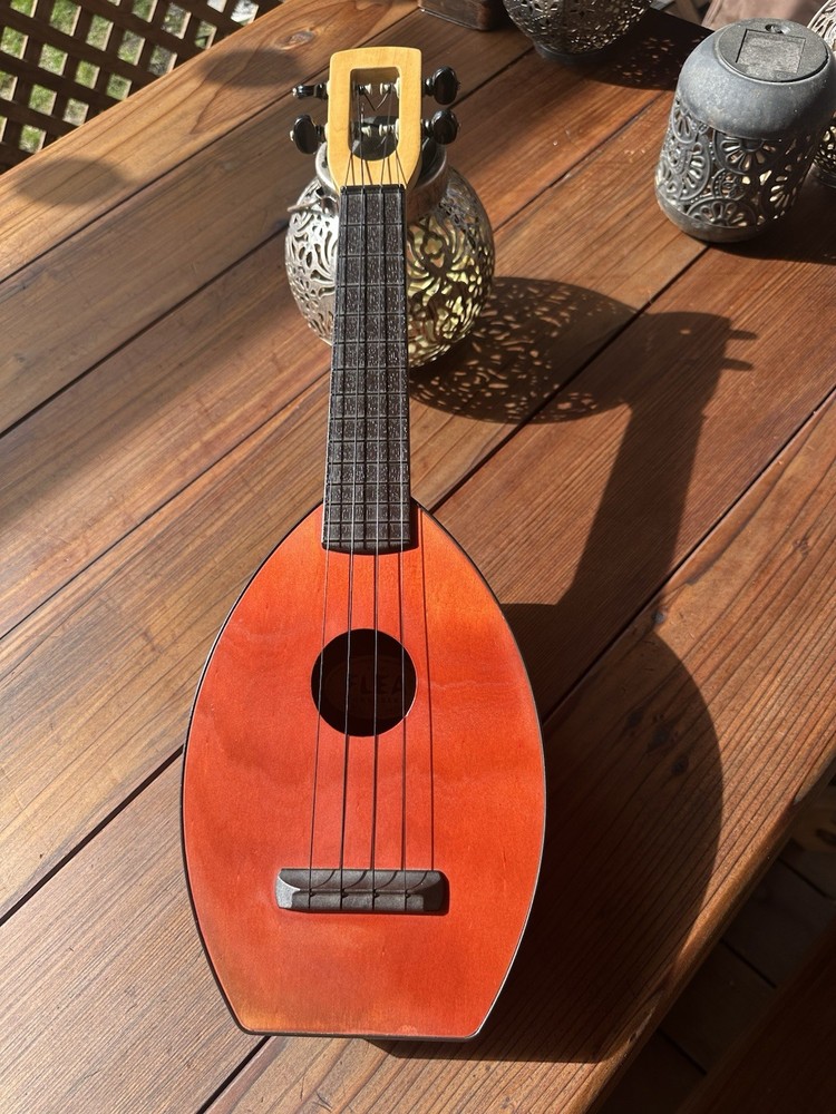 “Flea” Soprano Ukulele By Magic Fluke!