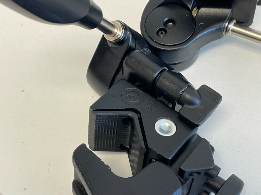 PP7: Silk / Manfrotto Tripod Camera Attachment