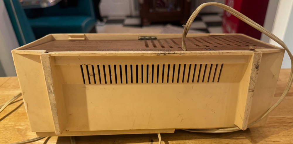 Panasonic Solid State Transistor AM/FM Radio Model RE-6137 - WORKING