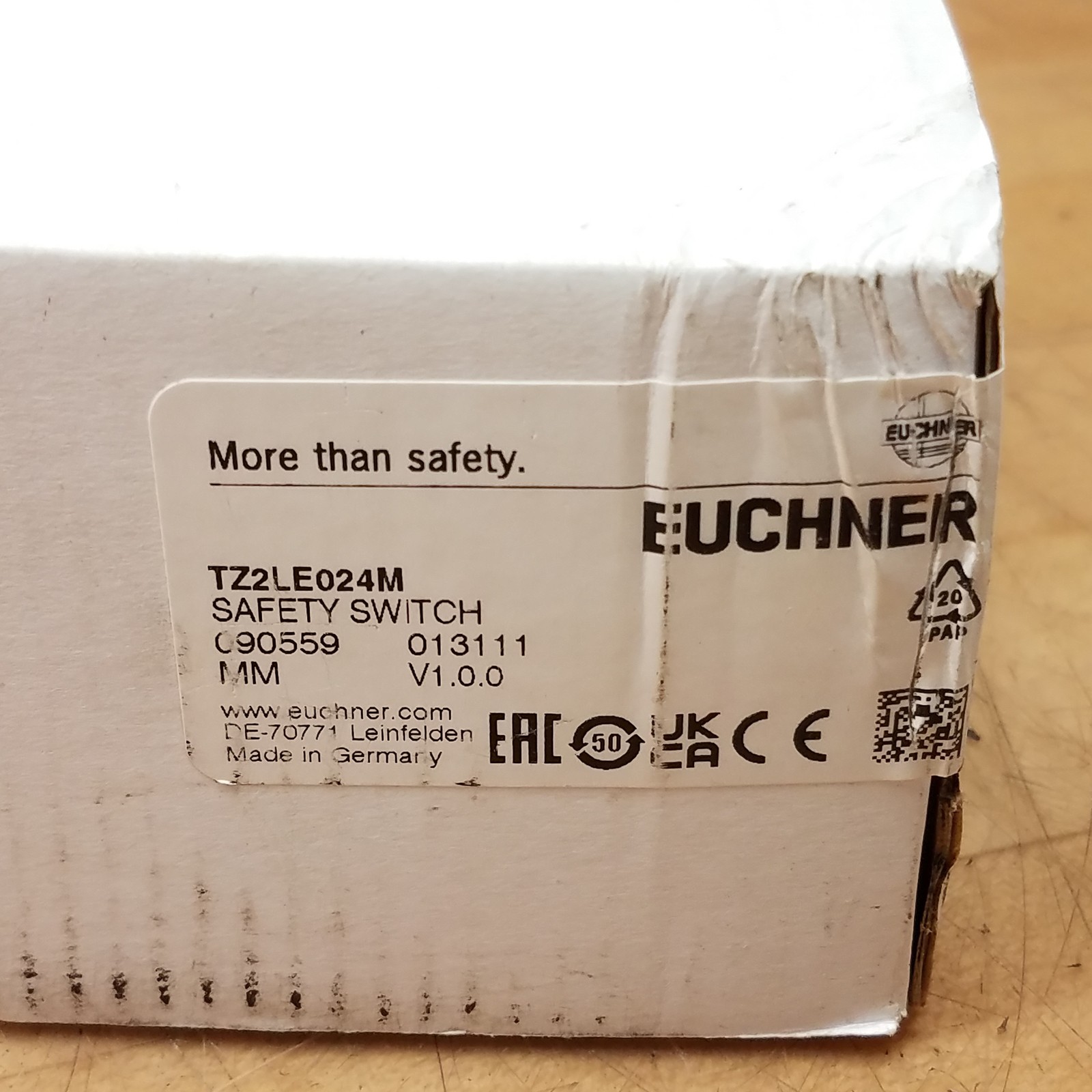 Euchner TZ2LE024M Safety Switch, 24VAC/DC - NEW