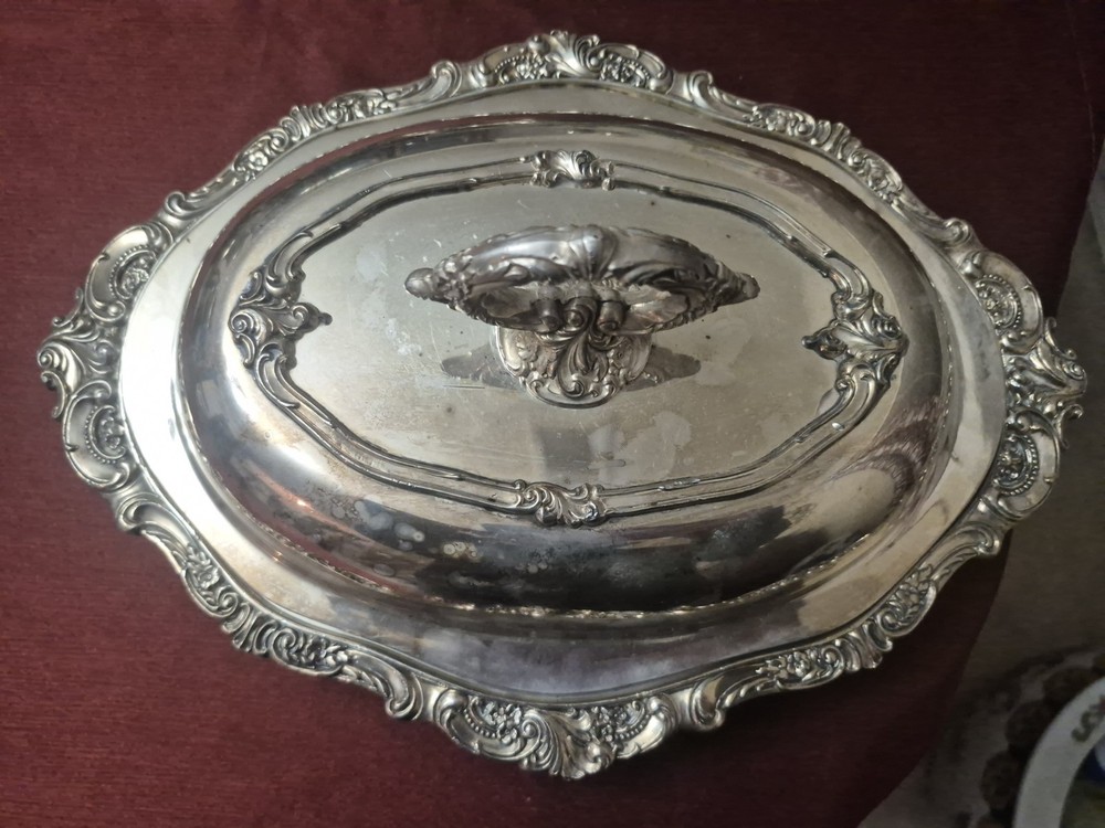 Baroque By Wallace Silver Plate Covered Vegetable Dish