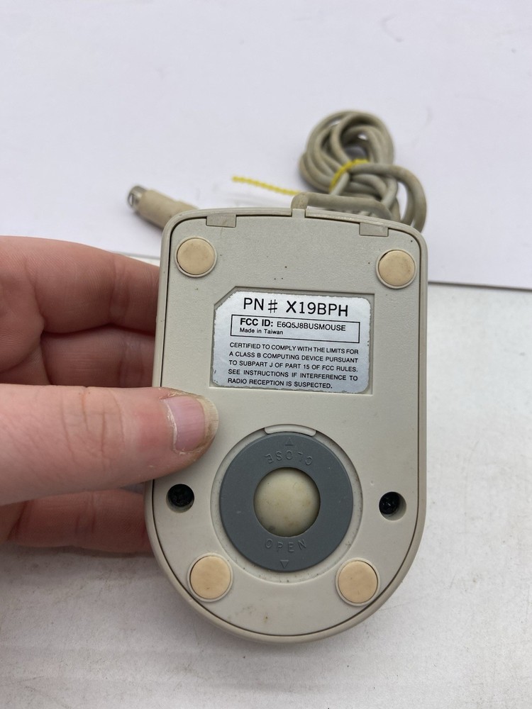 vintage 3 button serial bus mouse pn x19bph